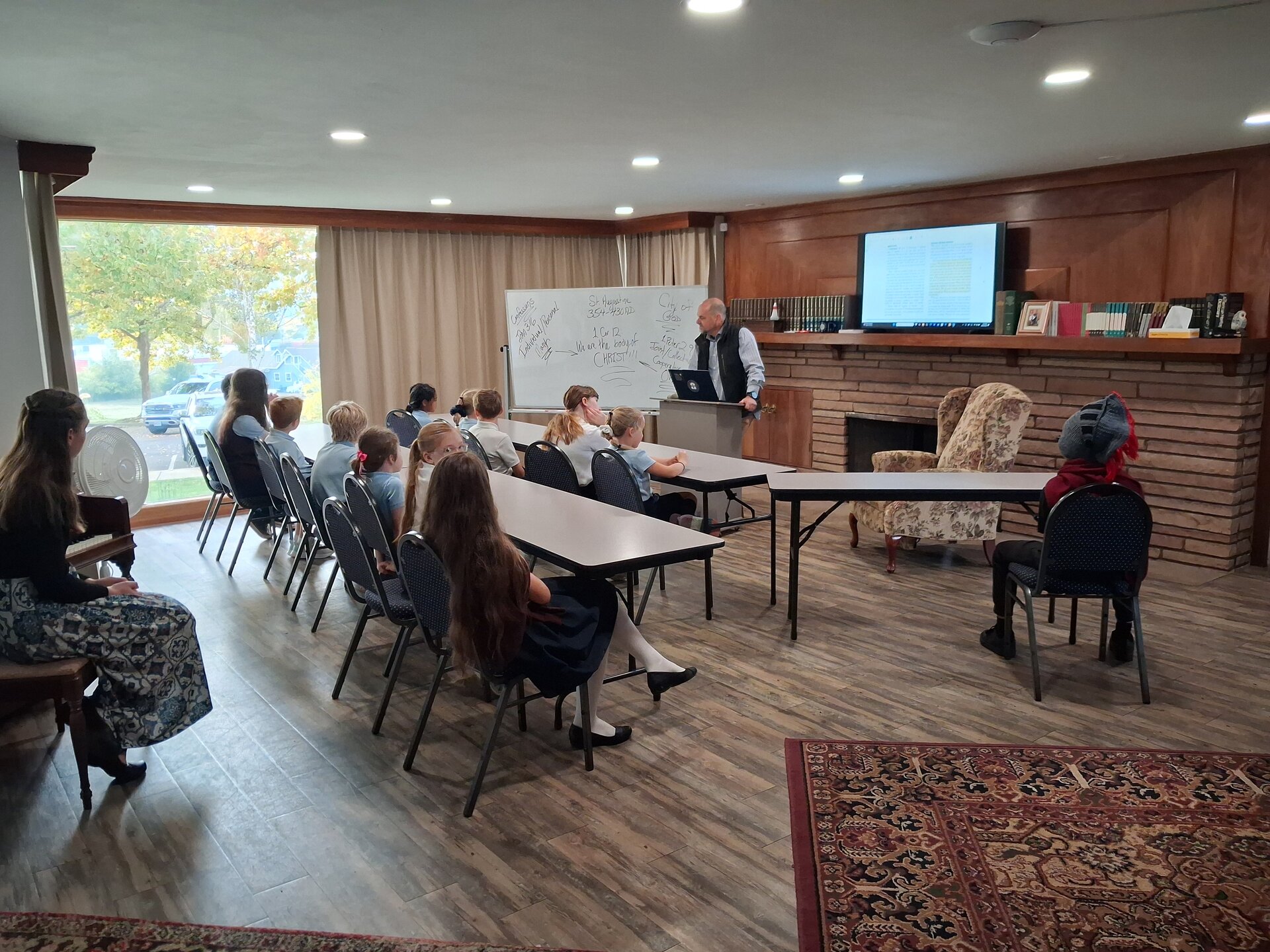 Christian school classroom in Roseburg, Oregon
