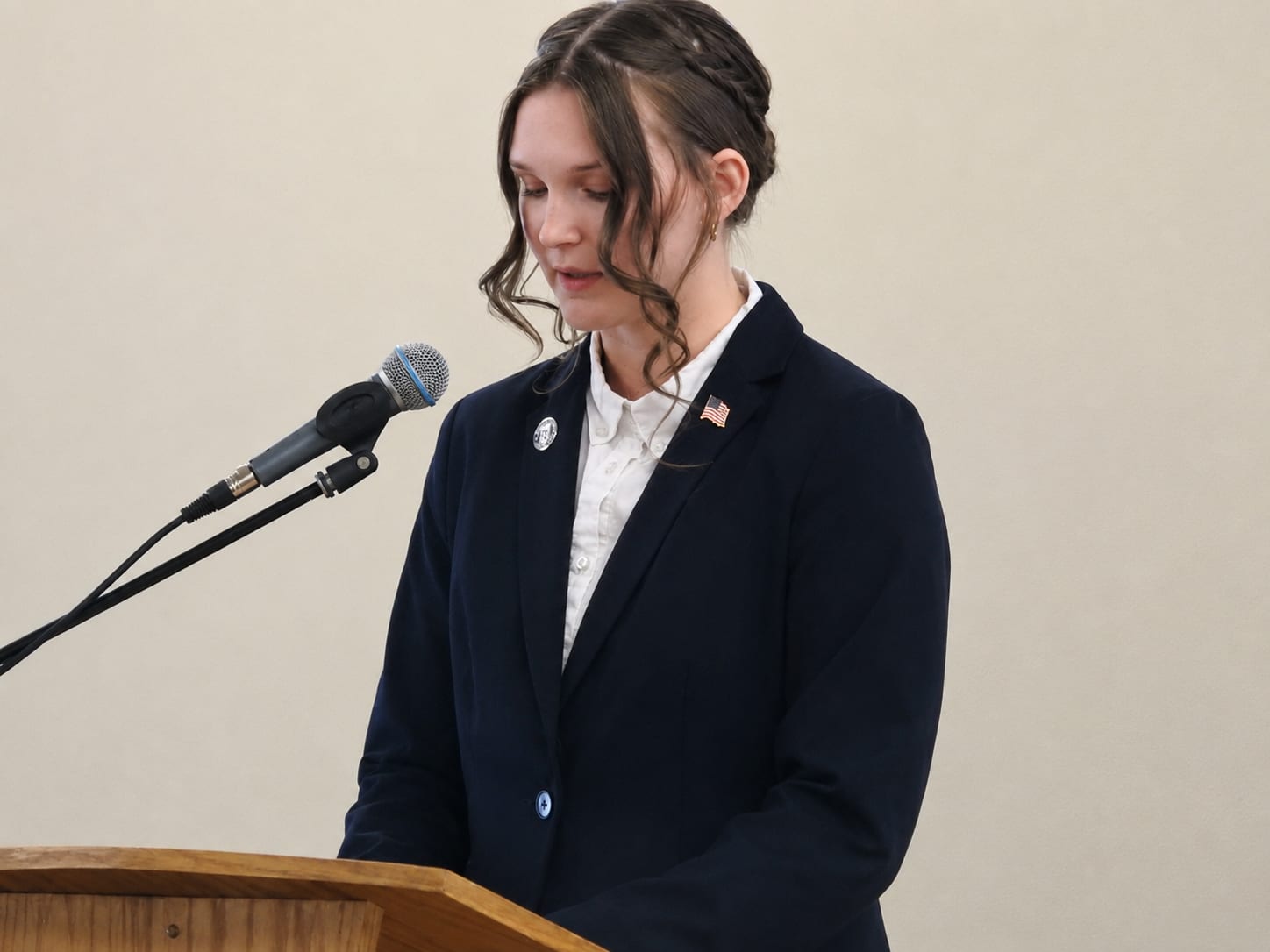 Geneva Academy rhetoric students speaking at the microphone, Roseburg, Oregon
